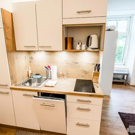 Franz Josef Strasse 5 * Salzburg