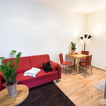 Apartment Franz Josef Strasse 5 *
